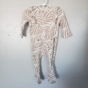 Jessica Simpson Baby Girl 6/9 Months Beige Neutral Tropical Leaf Footie Outfit